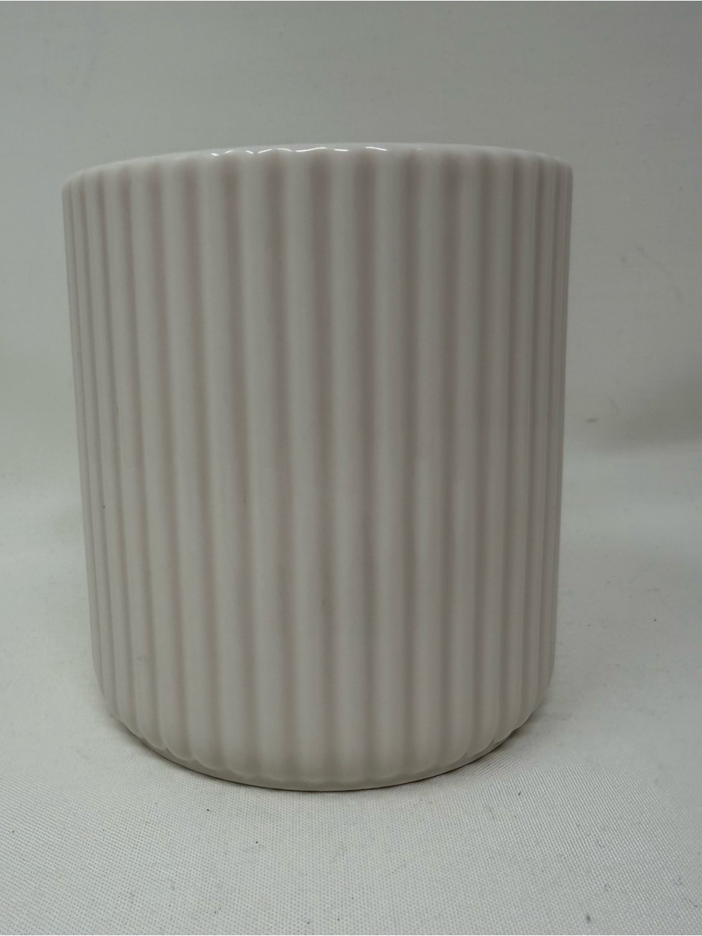 NEW STARBUCKS HOLIDAY PLEATED CERAMIC MUG - Picture 4 of 11